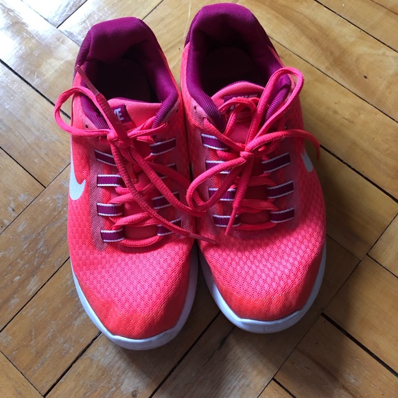 Nike lunarconverge hot pink size 4Y - Picture 2 of 8